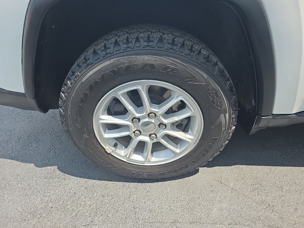 2019 Jeep Grand Cherokee Laredo E