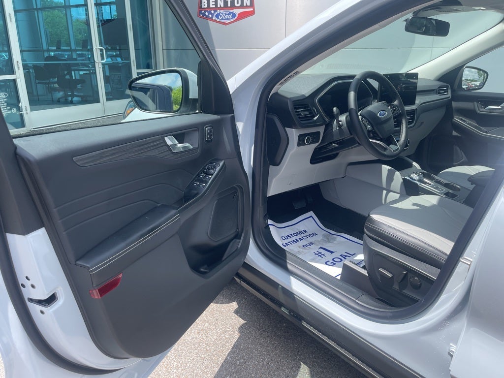 2025 Ford Escape Plug-In Hybrid Base