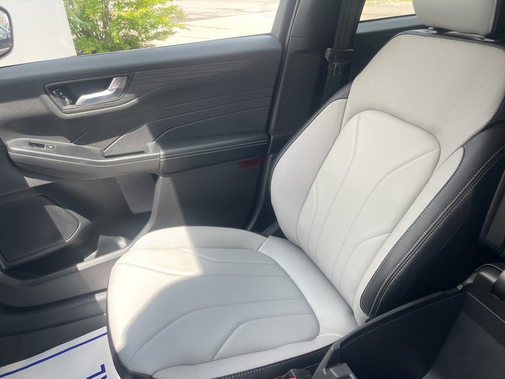 2025 Ford Escape Plug-In Hybrid Base