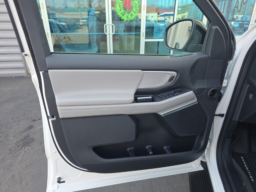 2026 Ford Expedition Active