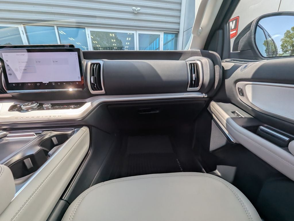 2027 Ford Expedition Active