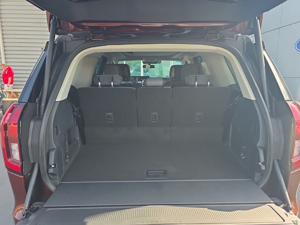 2027 Ford Expedition Active