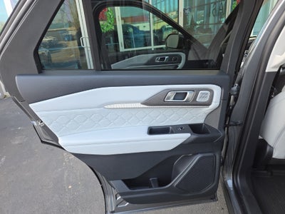 2026 Ford Explorer Platinum