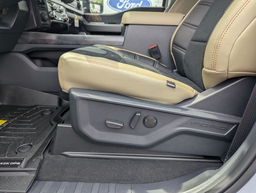 2026 Ford F-250SD Lariat Black OPS