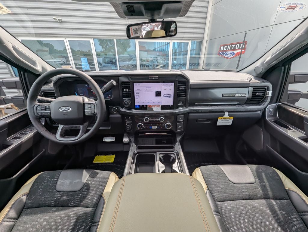 2026 Ford F-250SD Lariat Black OPS