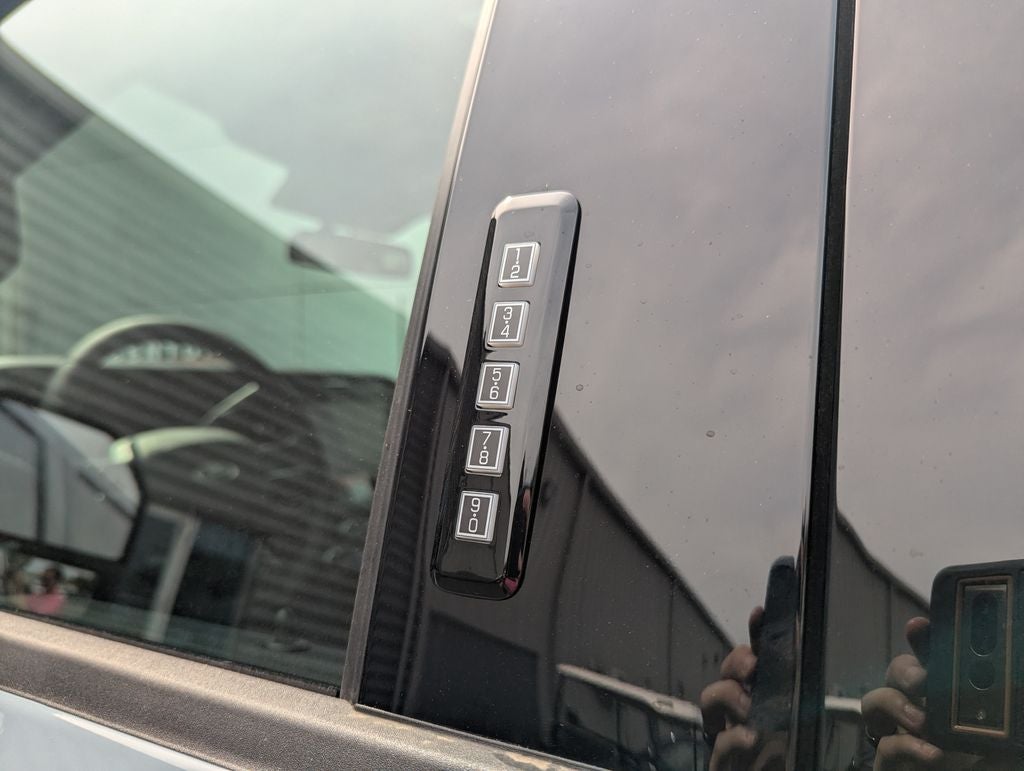 2026 Ford F-250SD Lariat Black OPS
