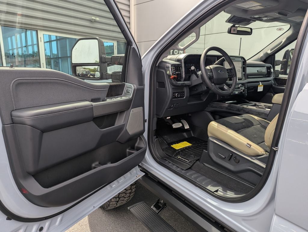 2026 Ford F-250SD Lariat Black OPS