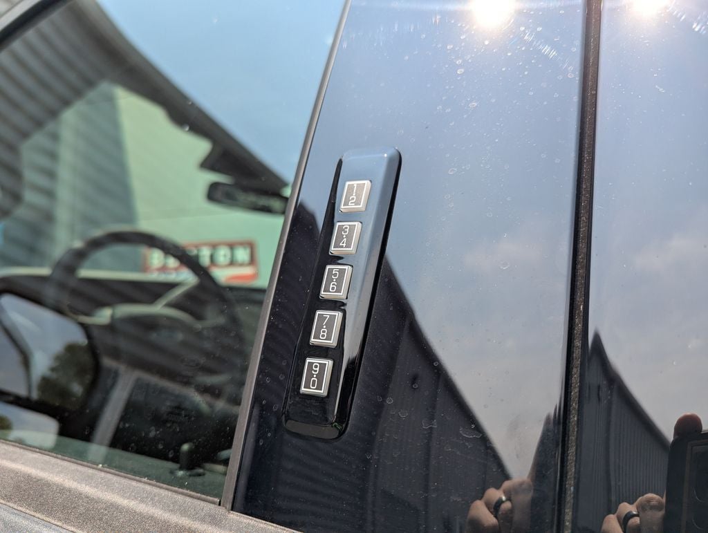 2026 Ford F-250SD Lariat Black OPS