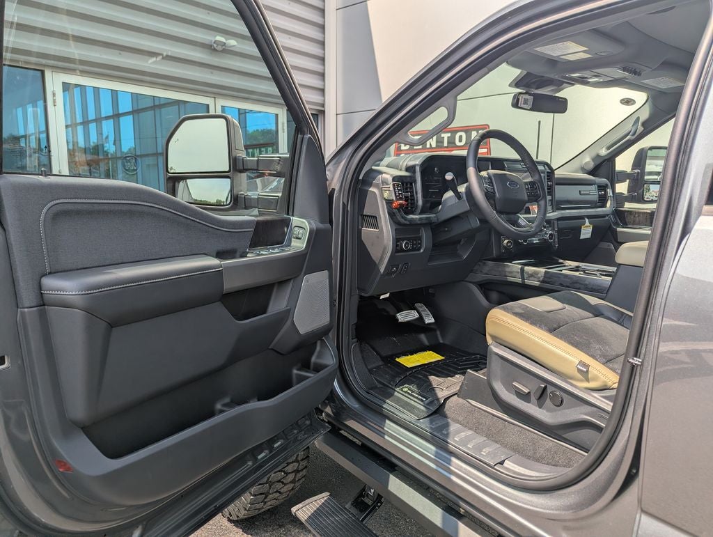 2026 Ford F-250SD Lariat Black OPS