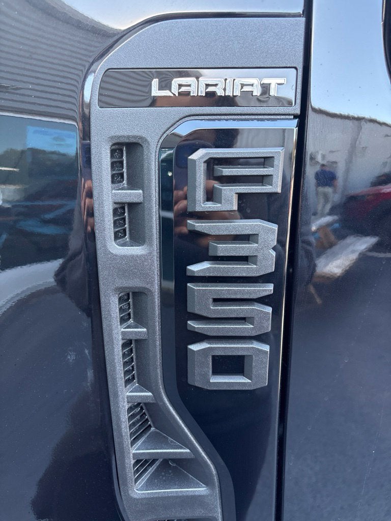 2027 Ford F-350SD Lariat