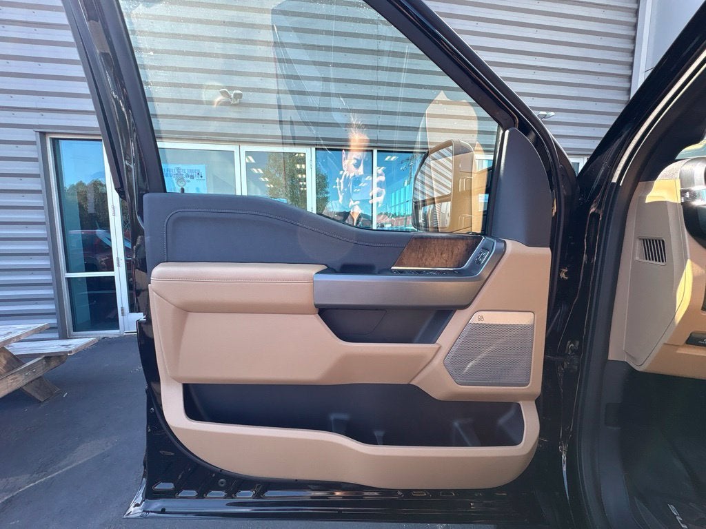 2027 Ford F-350SD Lariat