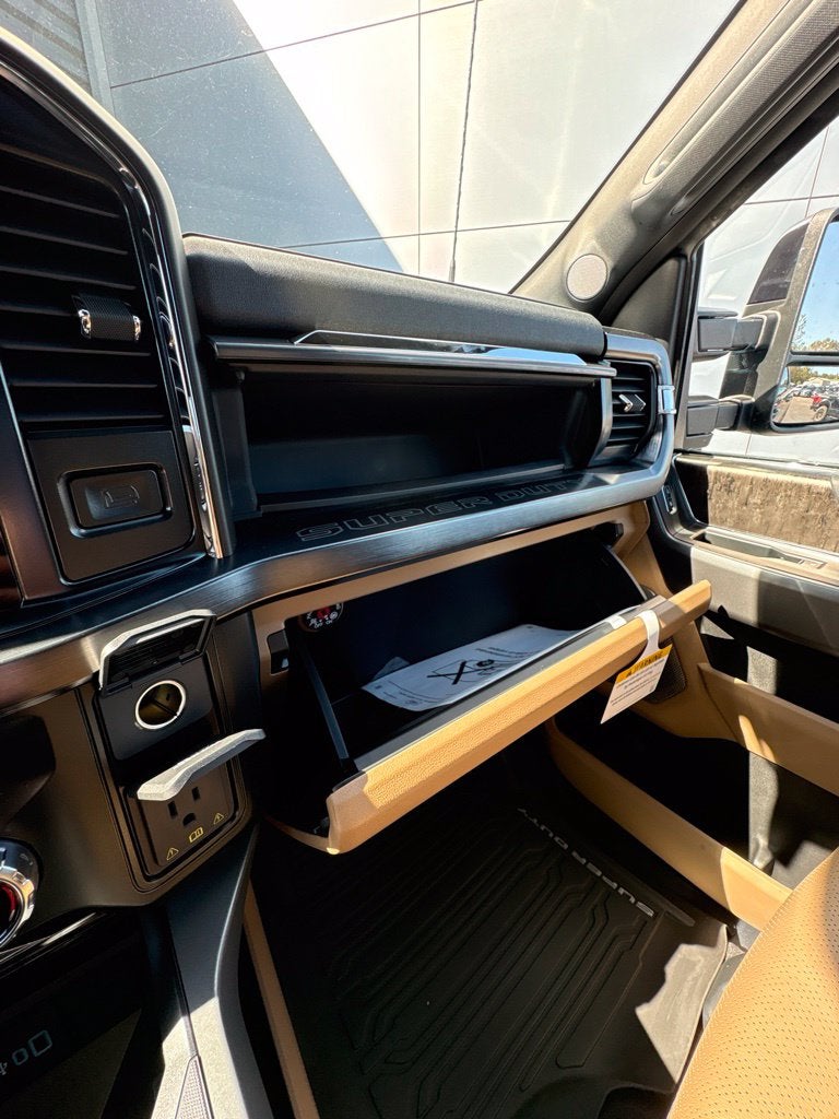 2027 Ford F-350SD Lariat