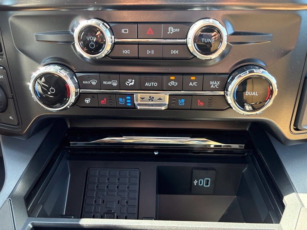 2027 Ford F-350SD Lariat