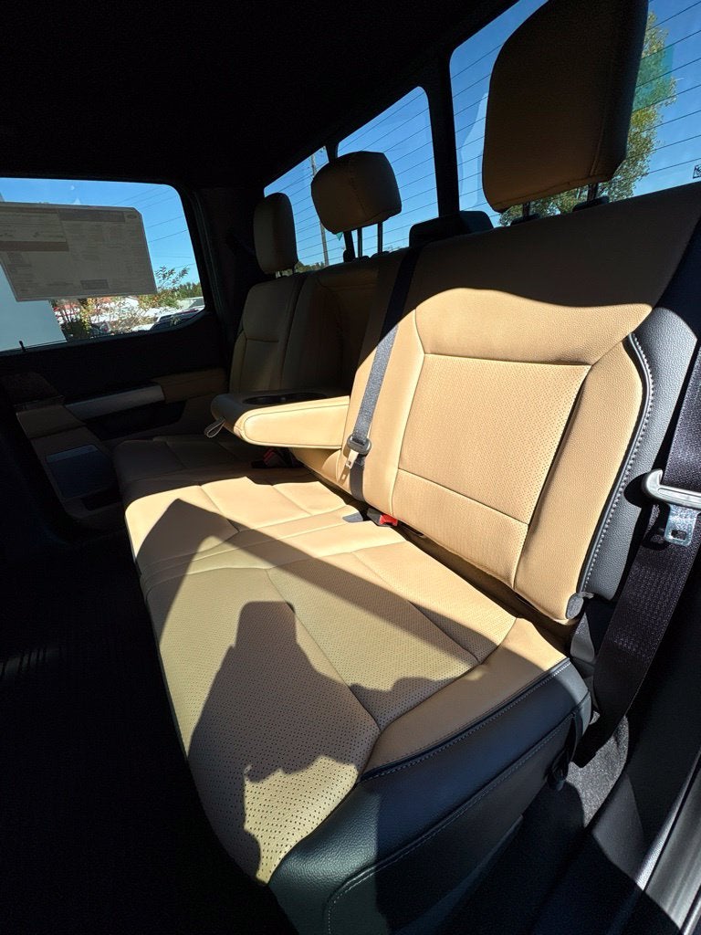 2027 Ford F-350SD Lariat