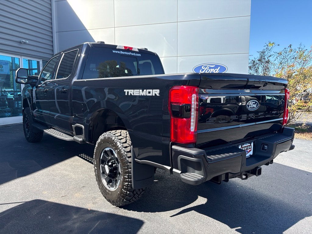 2027 Ford F-350SD Lariat