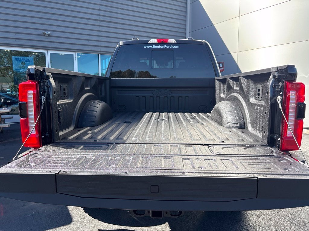 2027 Ford F-350SD Lariat