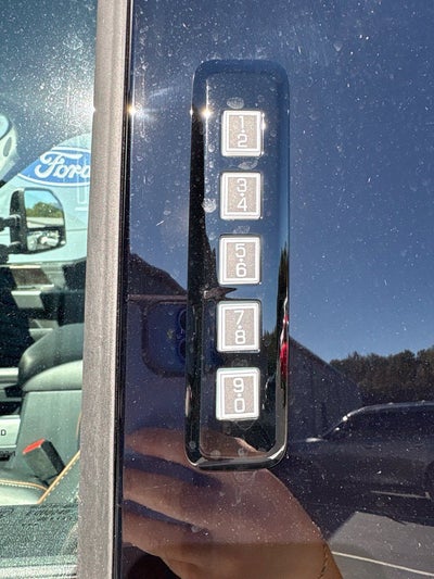 2027 Ford F-350SD Lariat