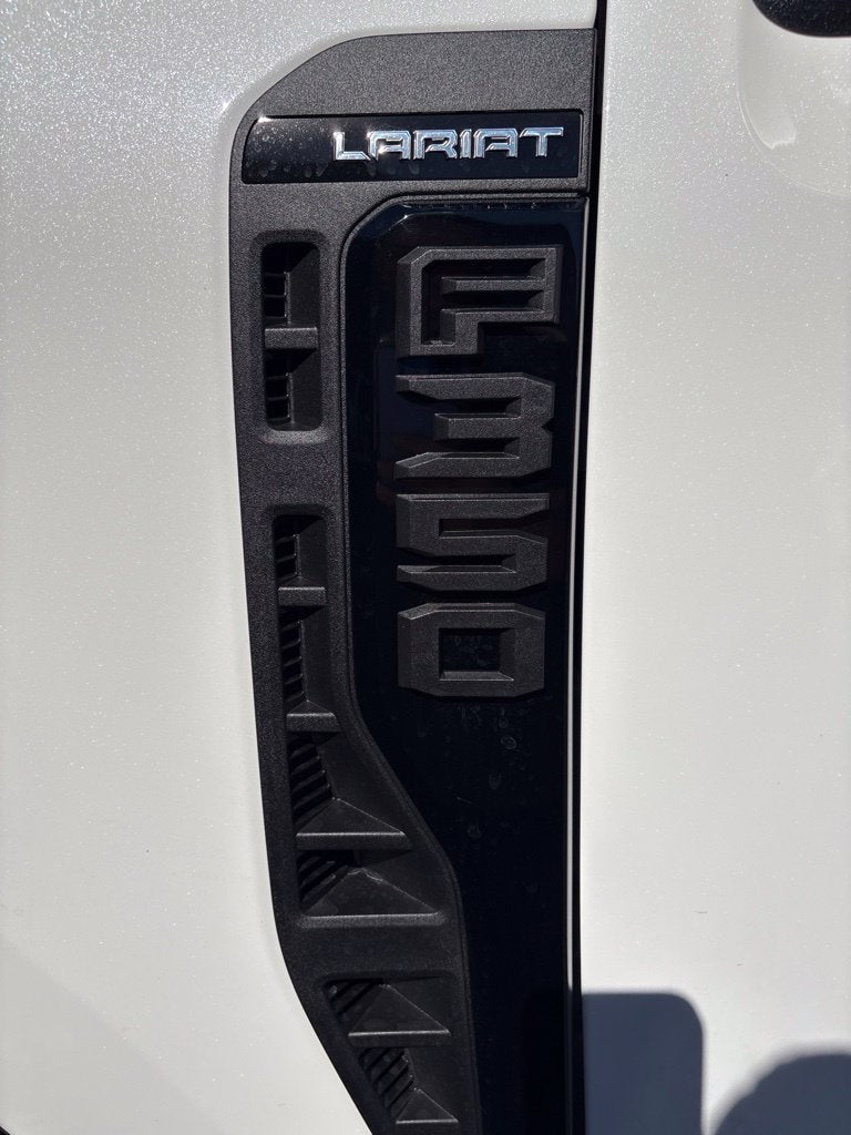 2027 Ford F-350SD Lariat