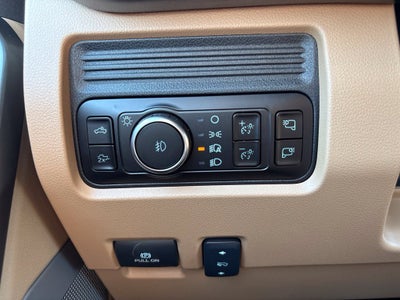 2027 Ford F-350SD Lariat