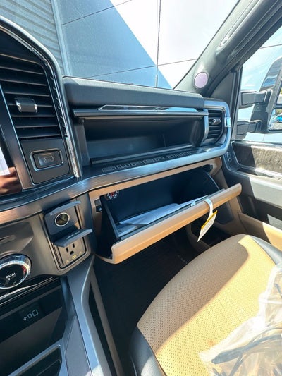 2027 Ford F-350SD Lariat