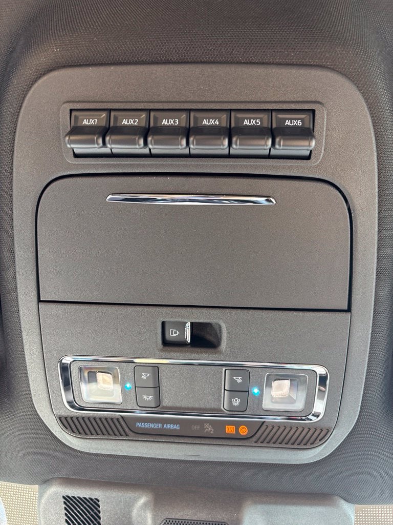 2027 Ford F-350SD Lariat