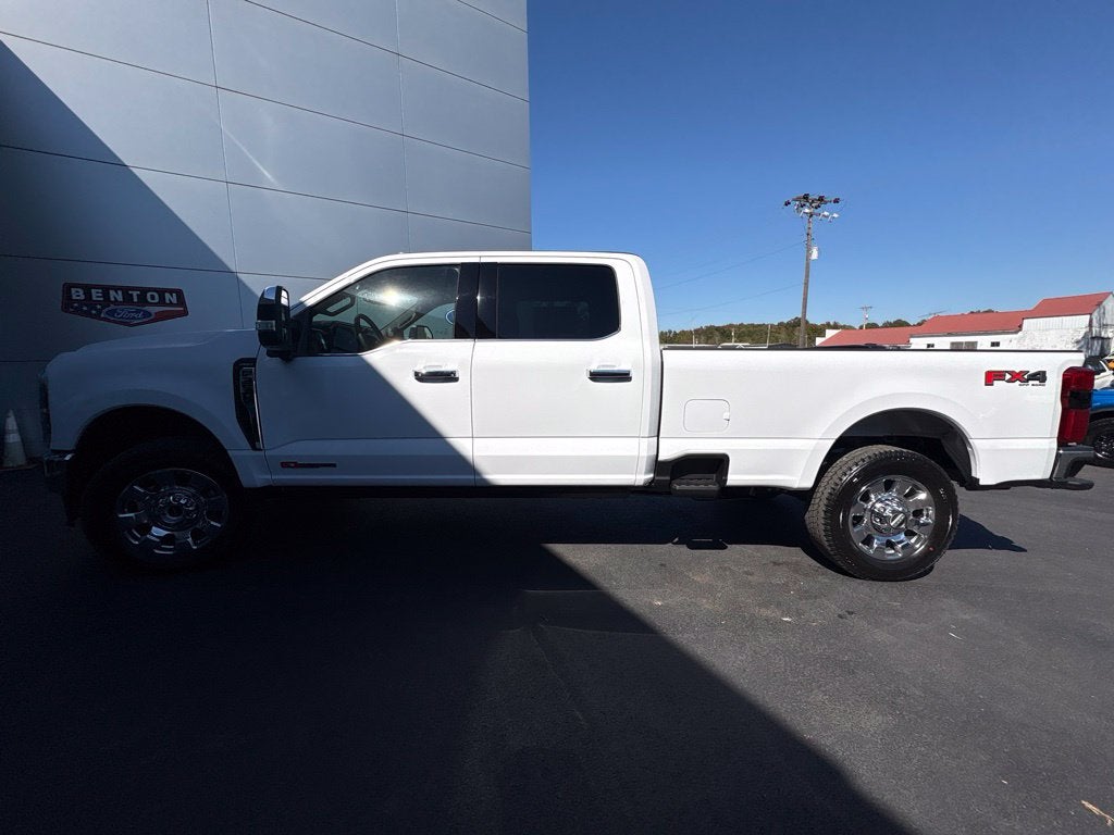 2027 Ford F-350SD Lariat