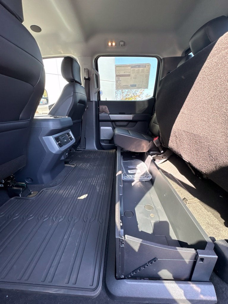 2027 Ford F-350SD Lariat