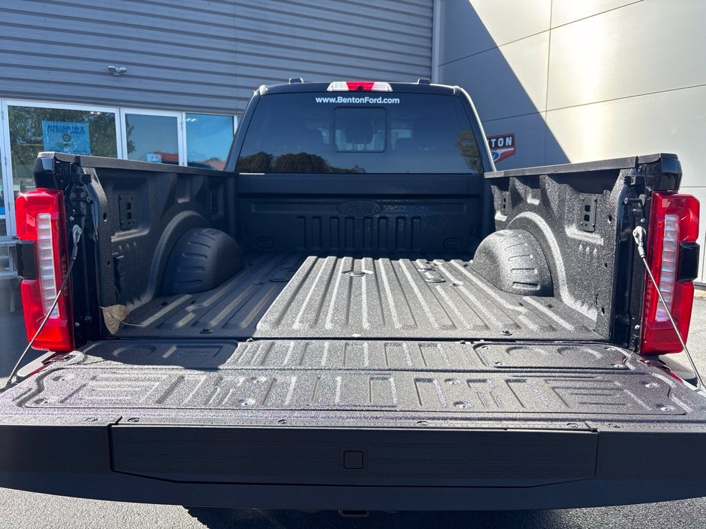2027 Ford F-350SD Lariat