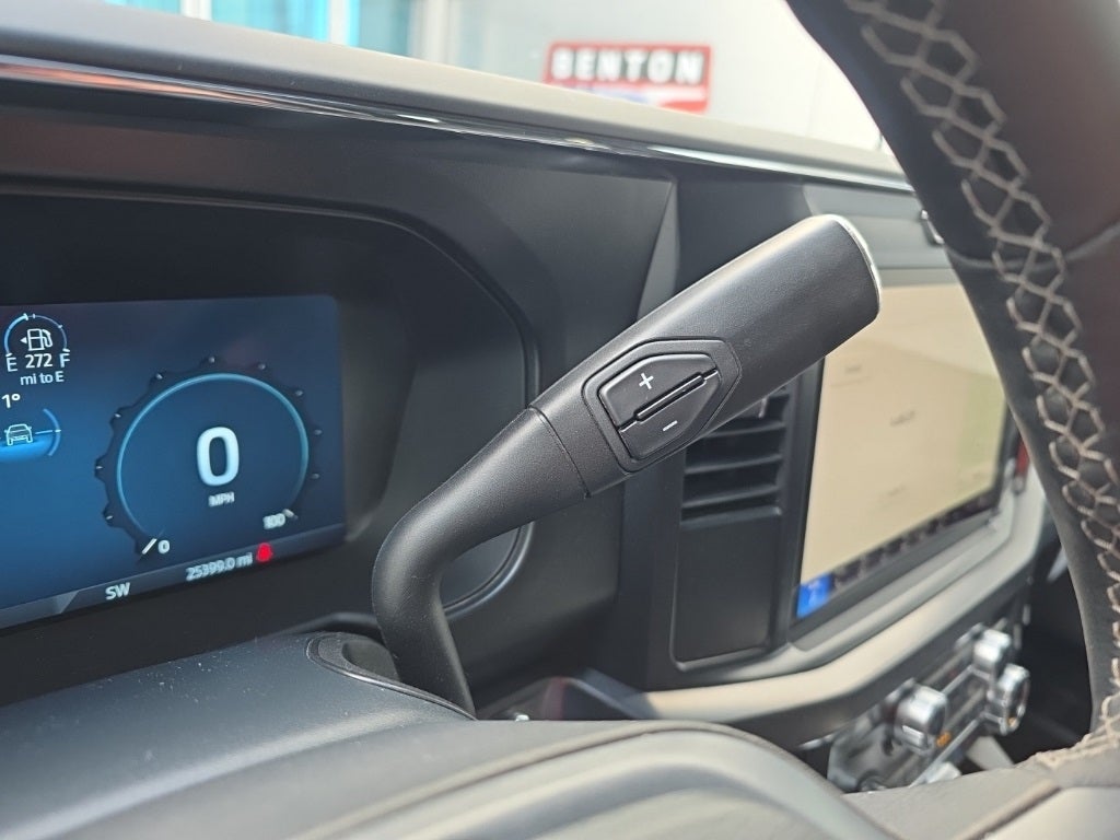 2025 Ford F-350SD Lariat