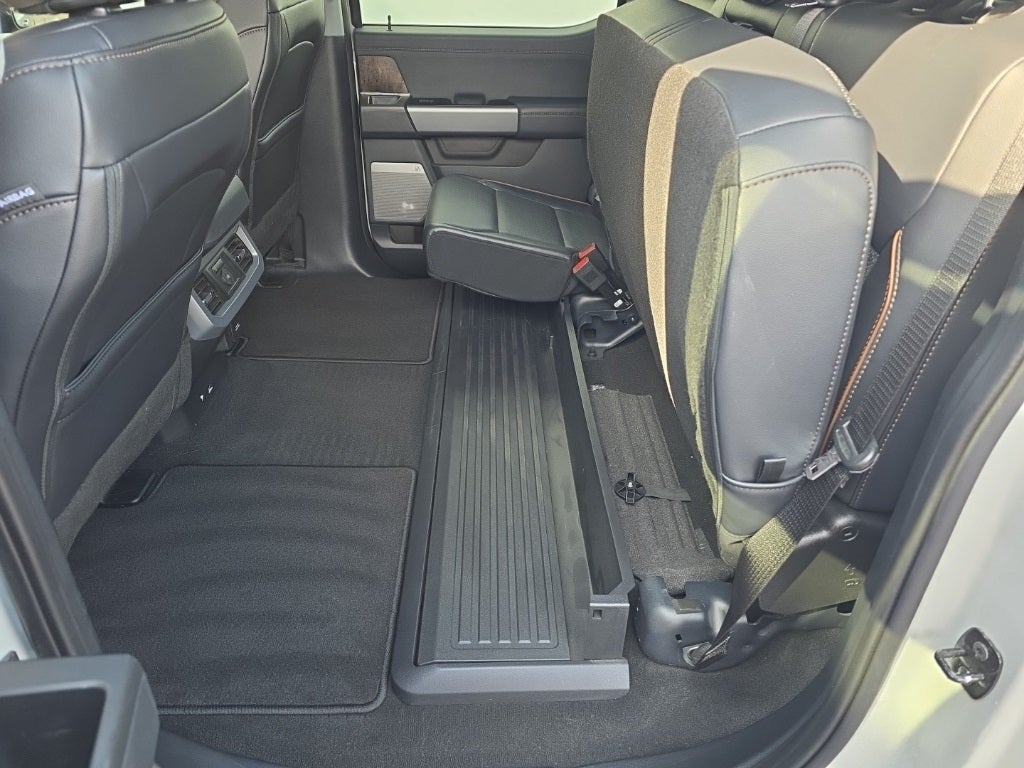 2025 Ford F-350SD Lariat