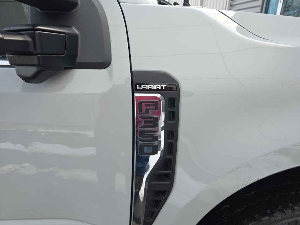 2025 Ford F-350SD Lariat