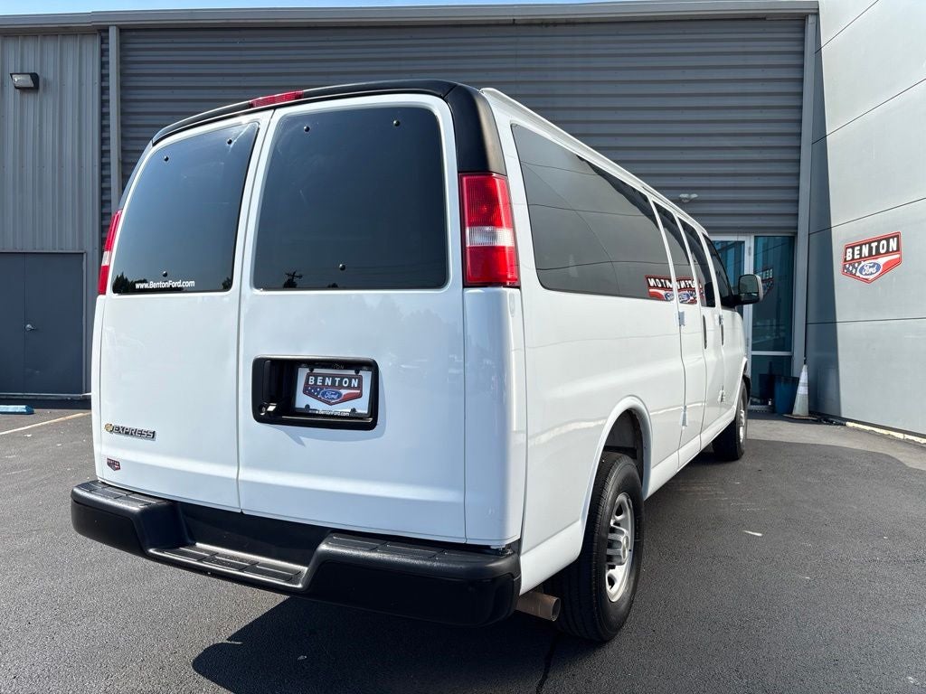 2025 Chevrolet Express 3500 LS Passenger