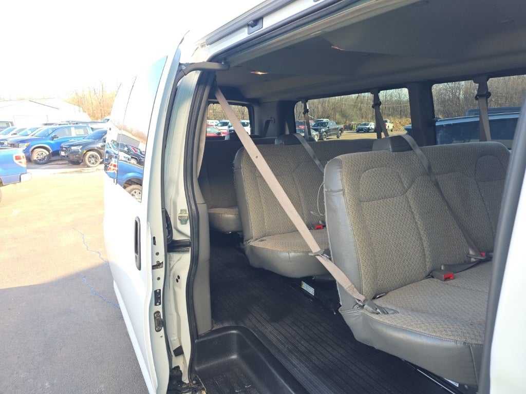 2023 Chevrolet Express 3500 LS Passenger