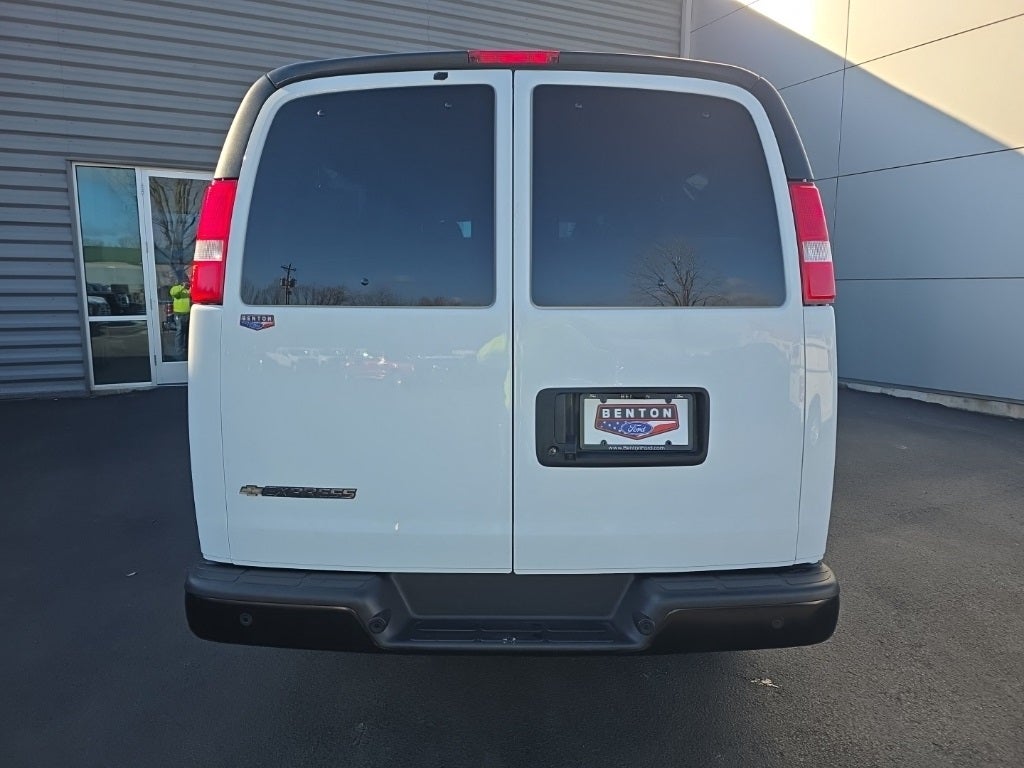 2023 Chevrolet Express 3500 LS Passenger