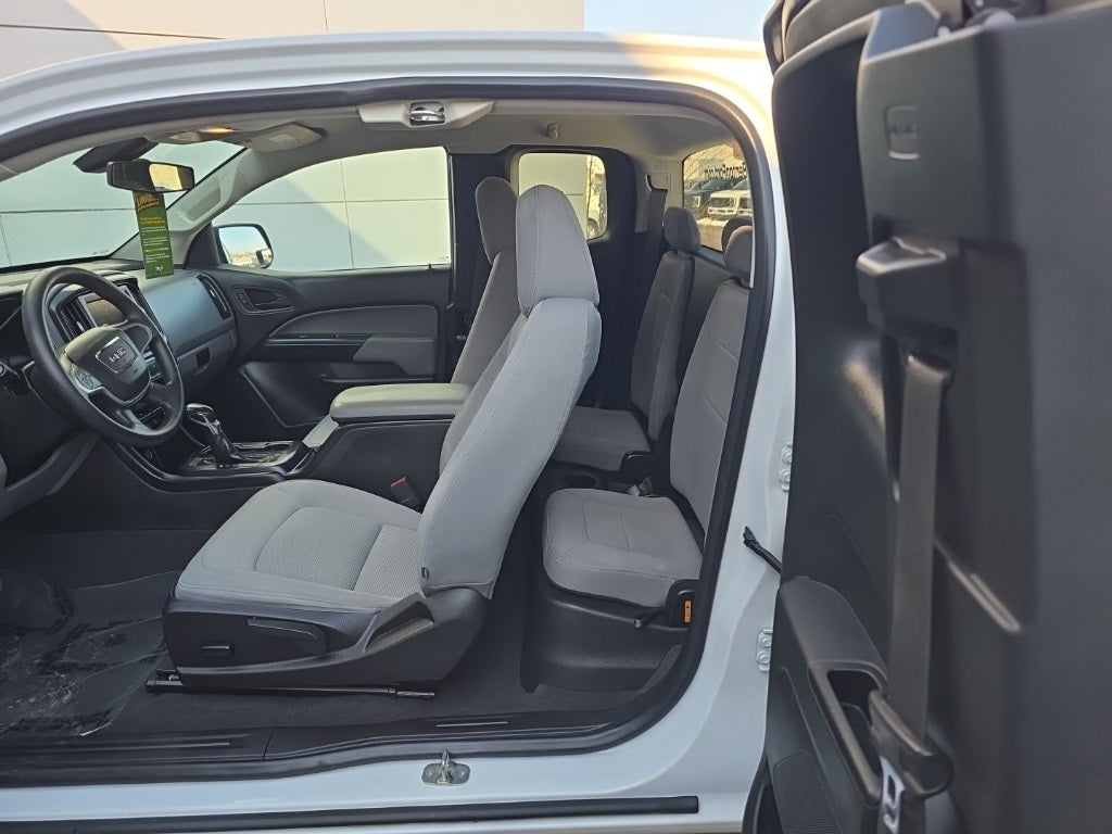 2022 GMC Canyon Elevation Standard