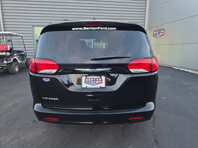 2024 Chrysler Voyager LX