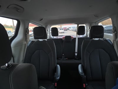 2024 Chrysler Voyager LX