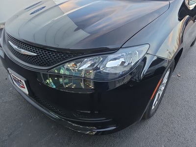 2024 Chrysler Voyager LX