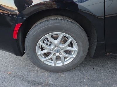 2024 Chrysler Voyager LX