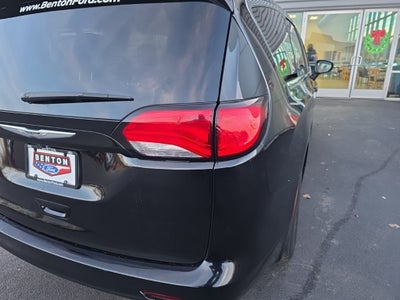2024 Chrysler Voyager LX