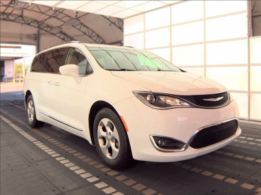 2017 Chrysler Pacifica Touring L Plus