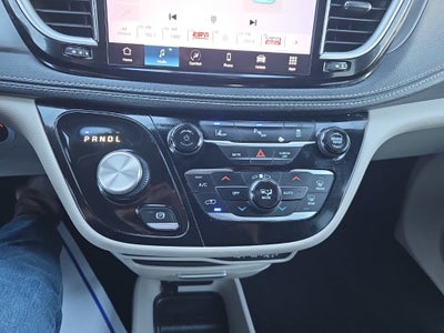 2023 Chrysler Pacifica Hybrid Touring L