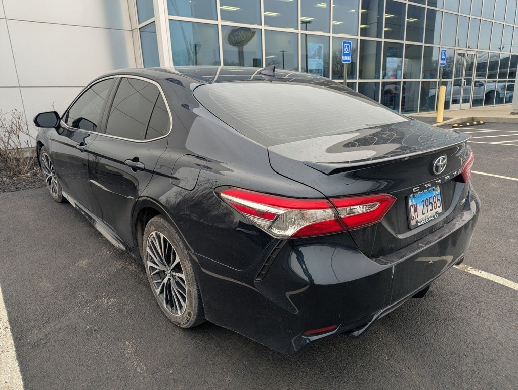 2020 Toyota Camry SE