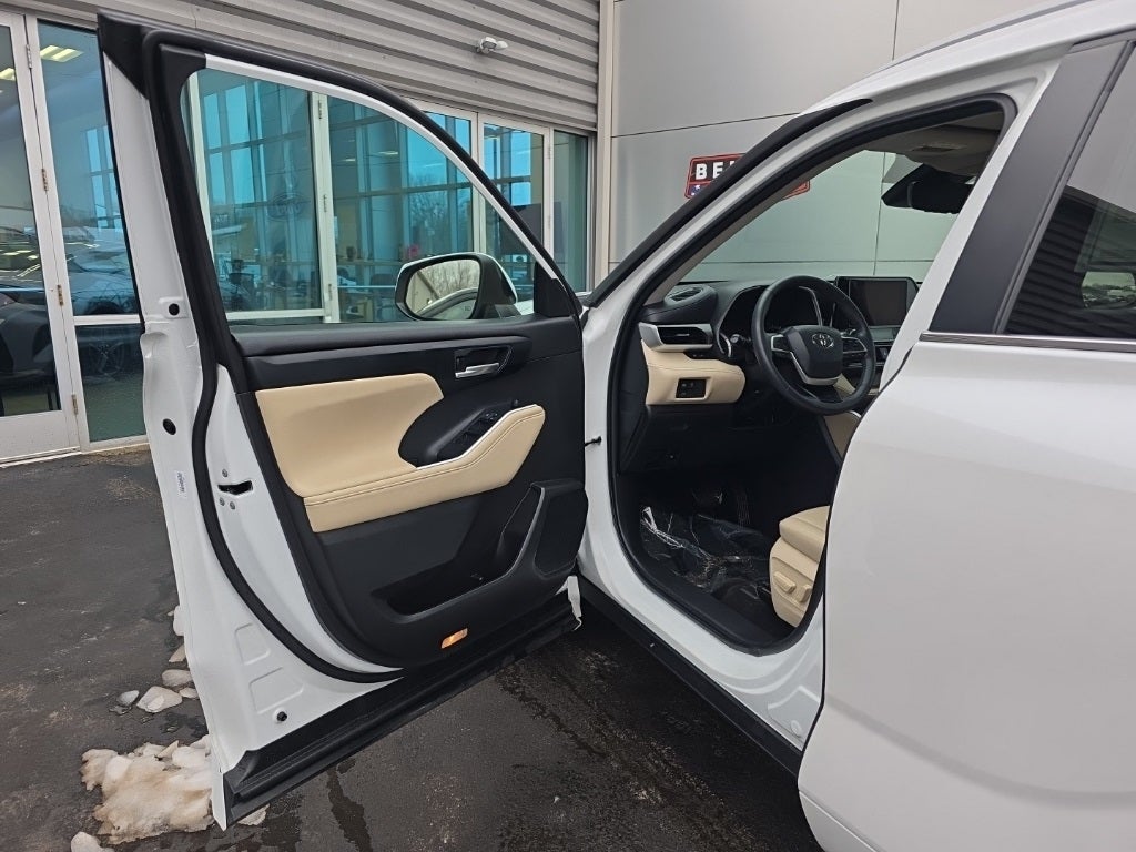 2024 Toyota Highlander XLE